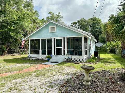 8Th, APALACHICOLA, FL 32320