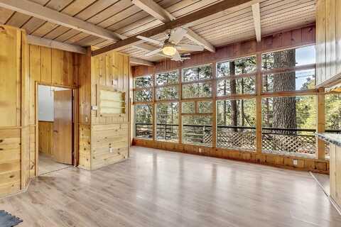 Circle, IDYLLWILD, CA 92549