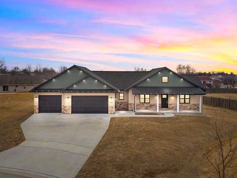 Kristy Lee, GREEN BAY, WI 54311