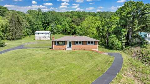1104 Dolly Ann DR, Covington, VA 24426