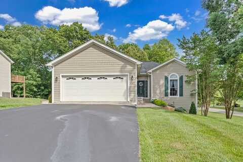 1017 Joffrey DR, Huddleston, VA 24104