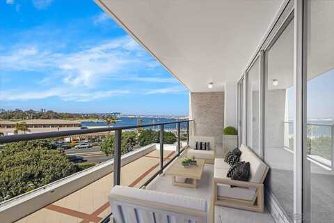 1820 Avenida Del Mundo, Coronado, CA 92118