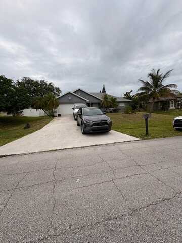 592 NW Turton Terrace, Port Saint Lucie, FL 34983