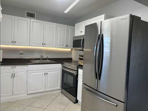 105 Sheffield E, West Palm Beach, FL 33417