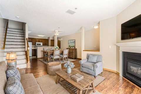 2588 Lockwood Drive, Mendota Heights, MN 55120