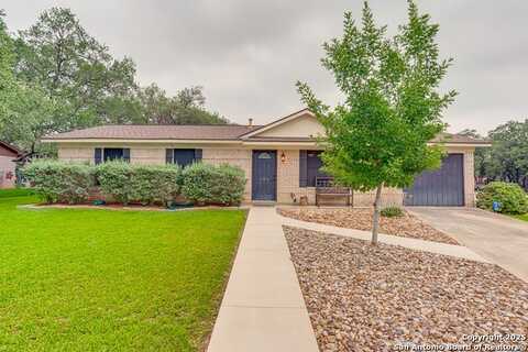 101 Howard Wallace, Devine, TX 78016