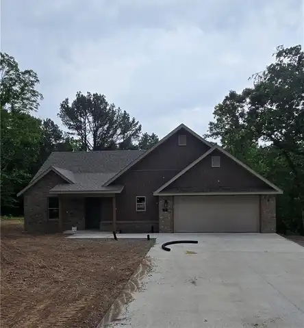 3 Drem CIR, Bella Vista, AR 72715