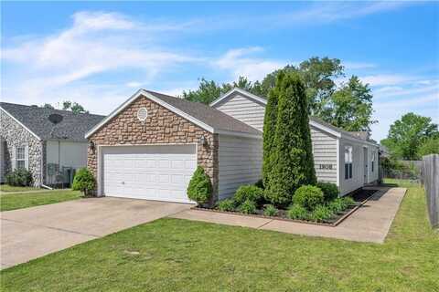 1908 S Pinewoods DR, Rogers, AR 72758