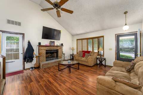 2408 S Capri Ln, Wichita, KS 67210