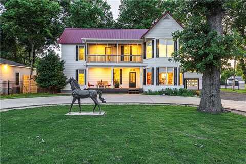 1715 Garland AVE, Fayetteville, AR 72703
