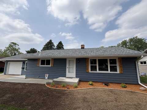 1829 E Memorial Drive, Janesville, WI 53545
