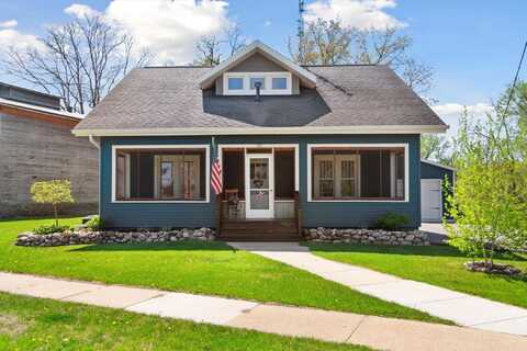 301 S Farmer Street, Princeton, WI 54968
