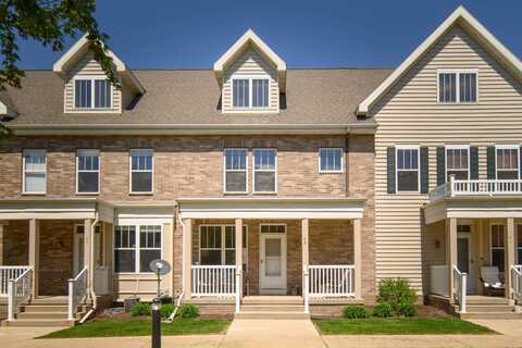 43 S Gardens Way, Fitchburg, WI 53711