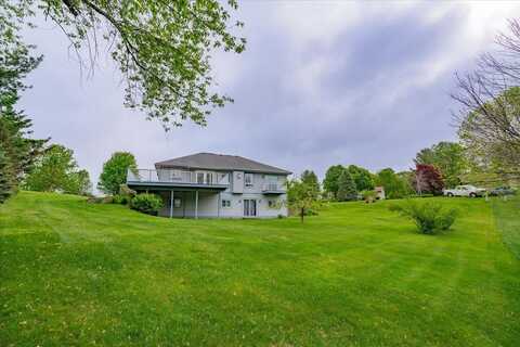 S7635 High Point Drive, Merrimac, WI 53561