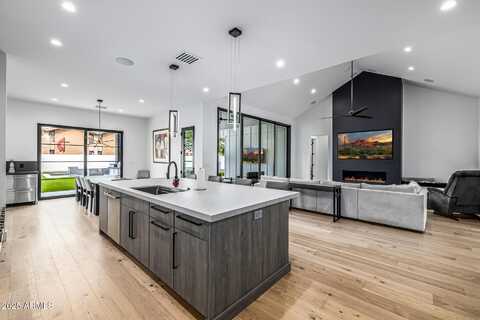7851 N CENTRAL Avenue, Phoenix, AZ 85020