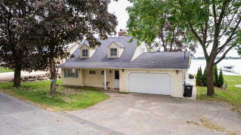 2894 Waubesa Avenue, Madison, WI 53711