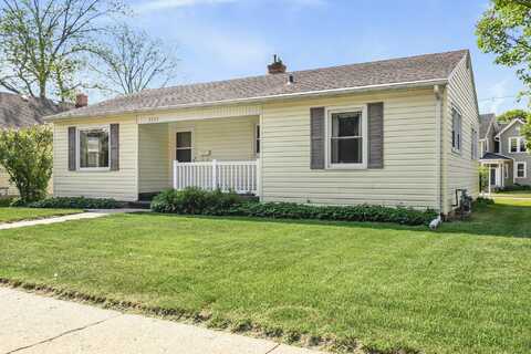 1521 Peterson Avenue, Janesville, WI 53548