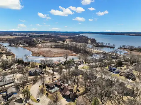 6208 Indian Mound Drive, Mc Farland, WI 53558