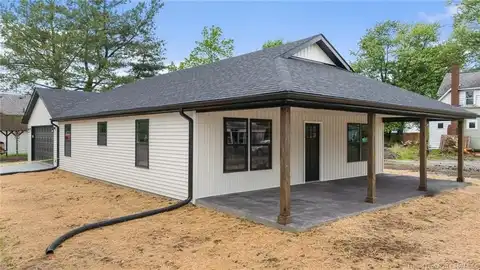 615 W Cherry Street, Scottsburg, IN 47170