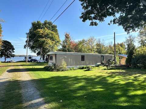 18 Third Street, Morristown, NY 13664