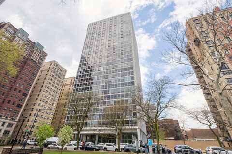 2400 N. Lakeview Avenue, Chicago, IL 60614