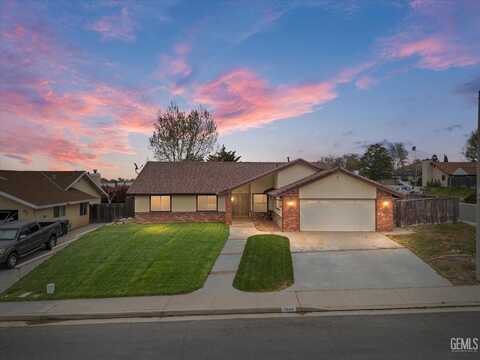 1086 Hickory Drive, Tehachapi, CA 93561