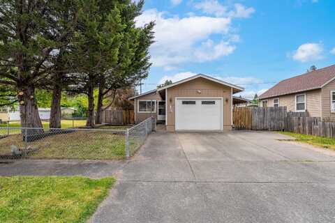 731 SW J Street, Grants Pass, OR 97526