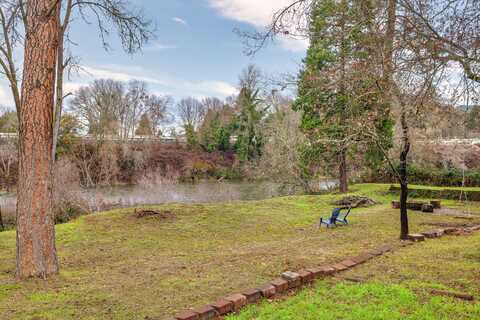 8730 Rogue River Highway, Grants Pass, OR 97527