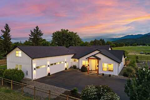 1827 Houston Road, Phoenix, OR 97535