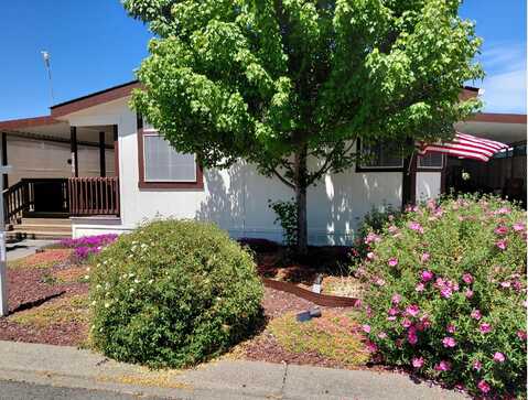 2386 Sasha Court, Grants Pass, OR 97527