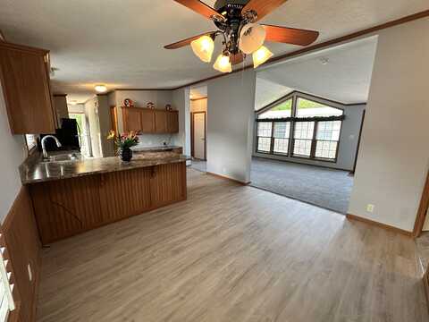 29904 Meadow Lane, Gibraltar, MI 48173