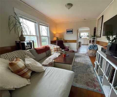 11 Russell Avenue, Newport, RI 02840