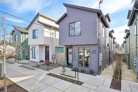 Pine, PORTLAND, OR 97216