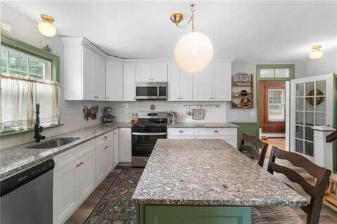821 Greenville Avenue, Johnston, RI 02919