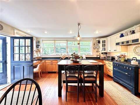 142 Water Street, Portsmouth, RI 02871