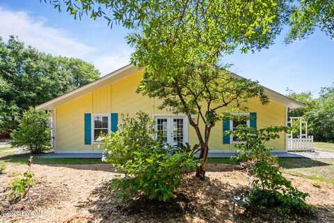 120 NW 19th Street, Oak Island, NC 28465