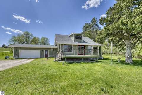 9560 S Cedar Road, Cedar, MI 49621