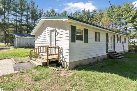 5271 US-131, SW, South Boardman, MI 49680