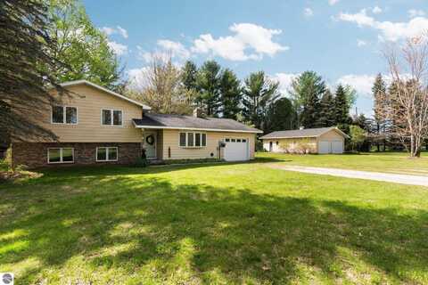 4542 Crofton Road, SW, South Boardman, MI 49680