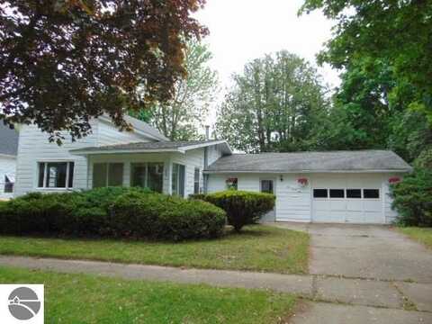 422 E Walnut Street, Alma, MI 48801