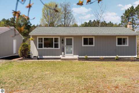 1905 Cottontail Drive, Traverse City, MI 49684