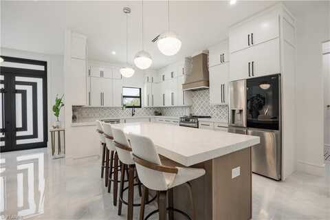 24131 Cock Robin, BONITA SPRINGS, FL 34135