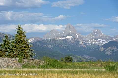 4082 LOS PINOS DR., Tetonia, ID 83452