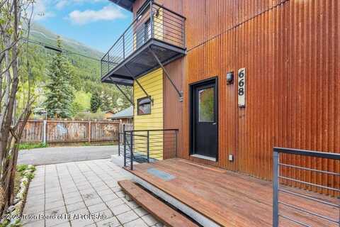 668 S MILLWARD Street, Jackson, WY 83001