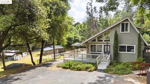 20638 Maranatha Rd, Tuolumne, CA 95379