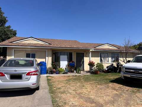 732 N Dwight Avenue, Farmersville, CA 93223
