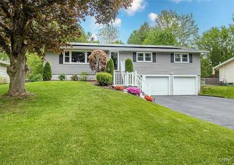 106 Peterson Drive, Camillus, NY 13031
