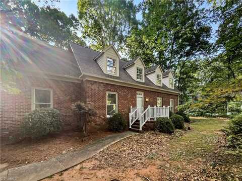 5605 Southstone Drive, Greensboro, NC 27406