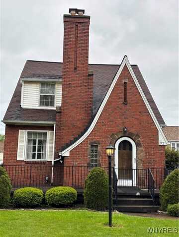 292 Mckinley Parkway, Buffalo, NY 14220