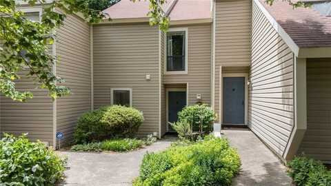 217 Village Lane, Greensboro, NC 27409